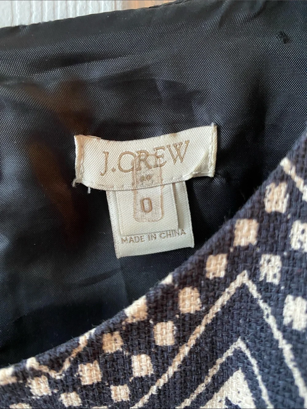 J. Crew Sleeveless Black and Cream Geometric Chevron Sheath Dress Size 0